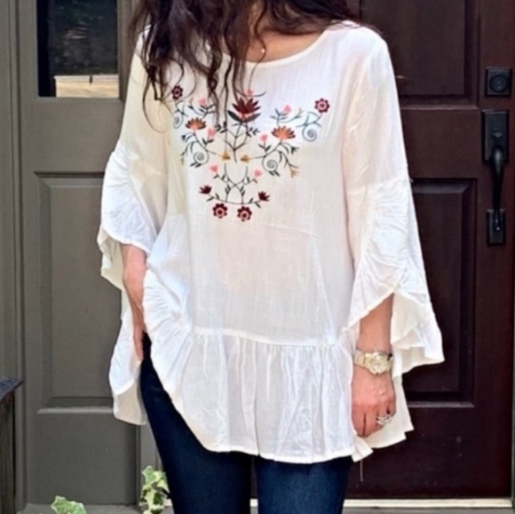 LAST ONE Gypsy Embroidery Peplum BellSleeve Top - Picture 4 of 16